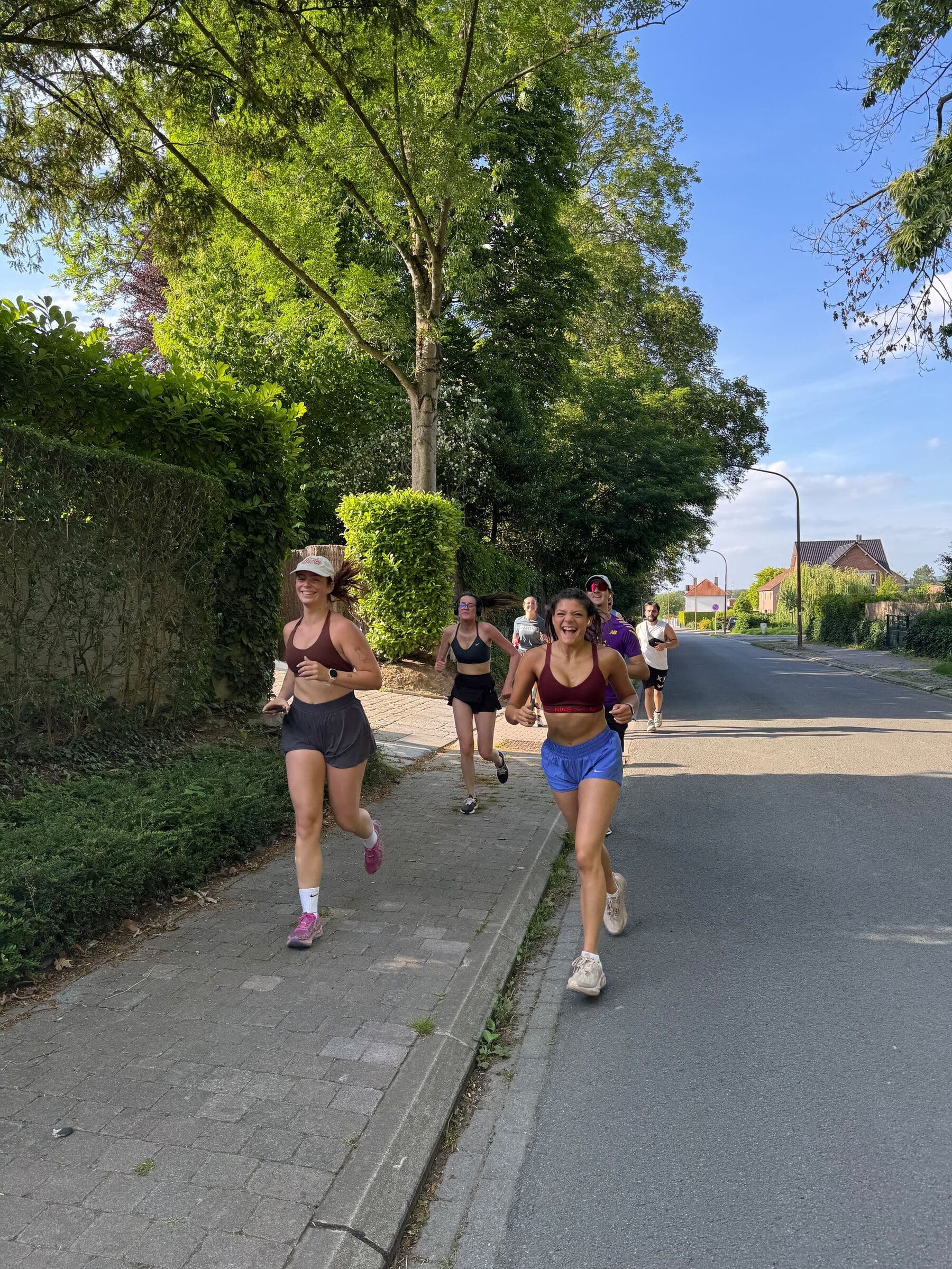 Deux coureurs du clan sur les routes de la ville